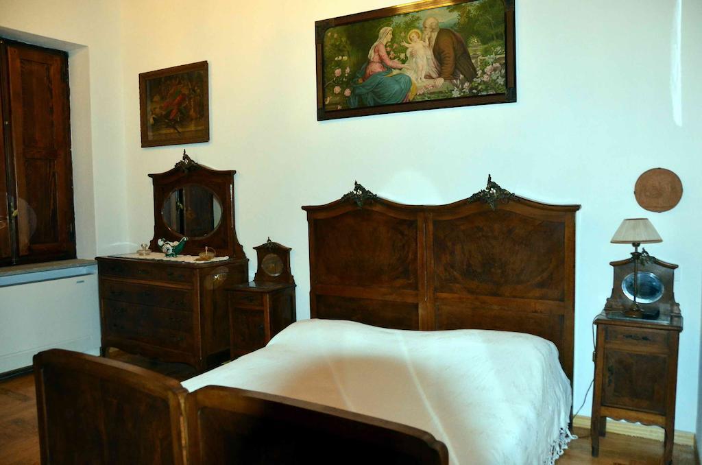 La Corte Di Gerardo Tonco Luaran gambar